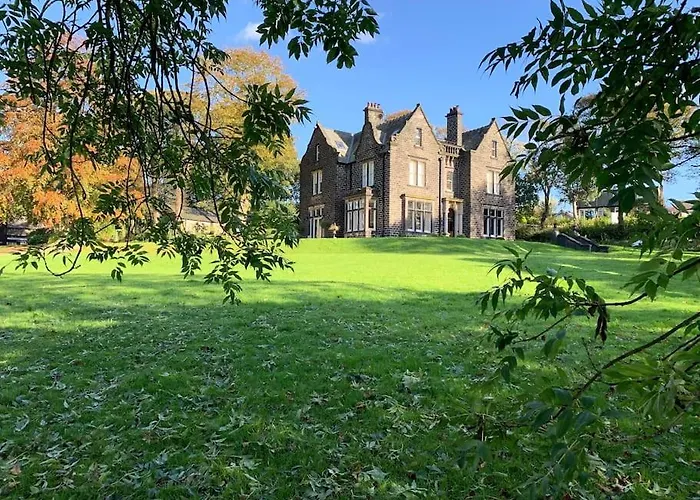 Luxury Attic Studio, Heart Of Uppermill, Saddleworth