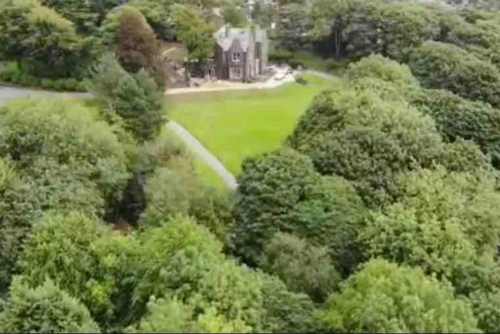 Apartment Luxury Attic Studio, Heart Of Uppermill, *