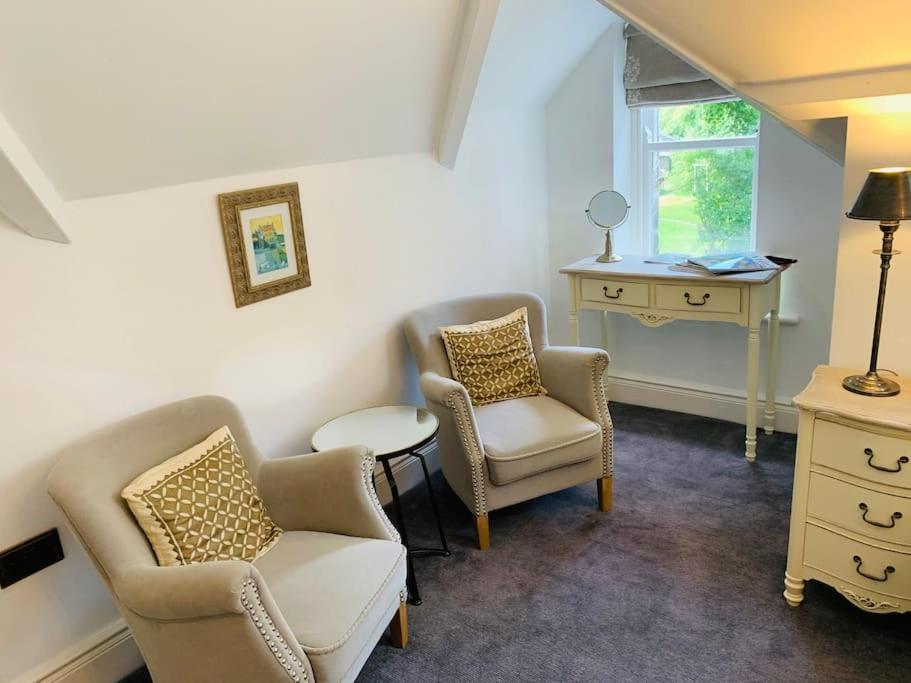 Apartment Luxury Attic Studio, Heart Of Uppermill, Saddleworth