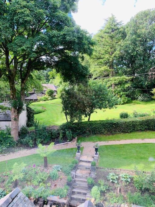 Luxury Attic Studio, Heart Of Uppermill, Apartment