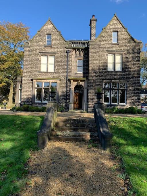 Apartment Luxury Attic Studio, Heart Of Uppermill, *